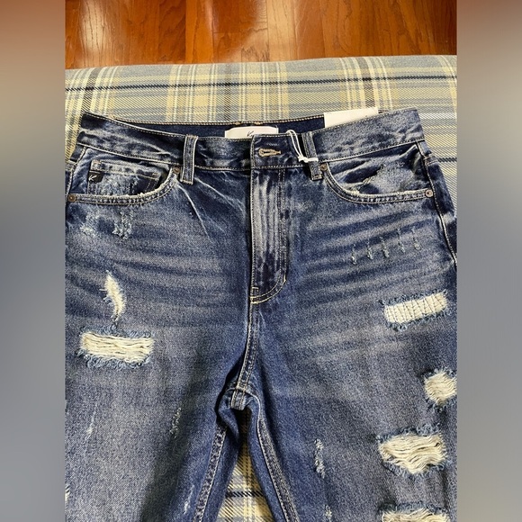 KanCan NWT Larisa Ultra High Rise Relaxed Fit Mom Jeans Distressed 9/28 - Picture 9 of 15